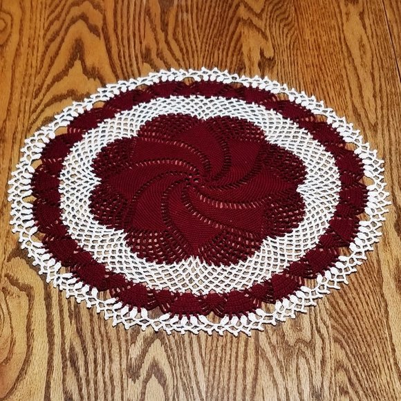 New Hand Crafted Comets Tail Burgundy & White 16 1/2" Doily - Picture 1 of 3